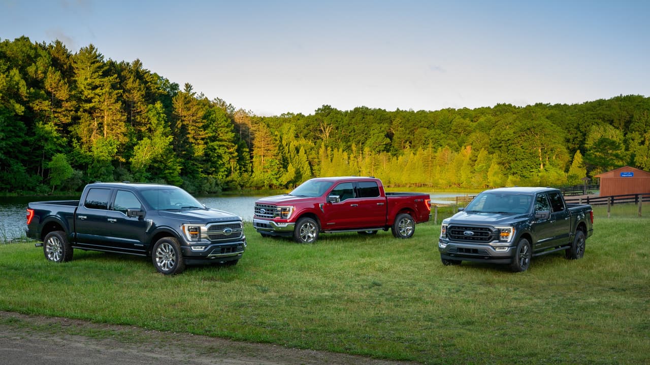 El aspecto de la nueva Ford F-150 2021 es muy similar al del modelo 2020, sin embargo todos los paneles de su carrocería son totalmente nuevos.