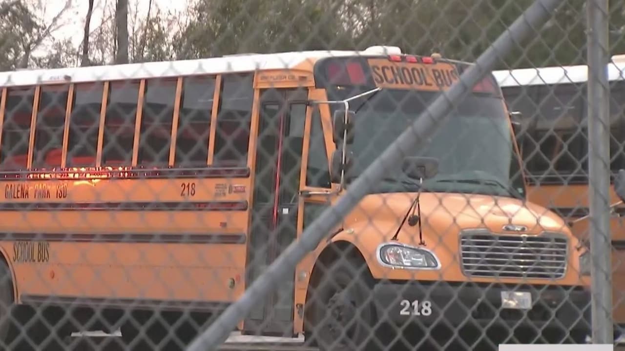 Acusan a ex chofer de autobús escolar por tocar de forma inapropiada a estudiante con necesidades especiales