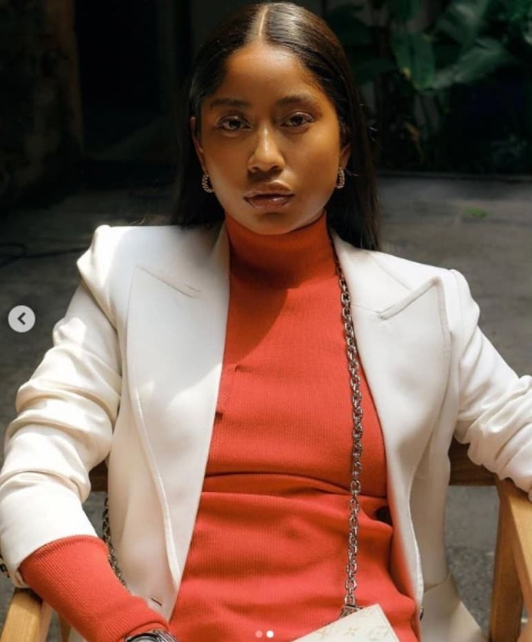 Ha colaborado con marcas internacionales como Louis Vuitton, Ferragamo y Prada.