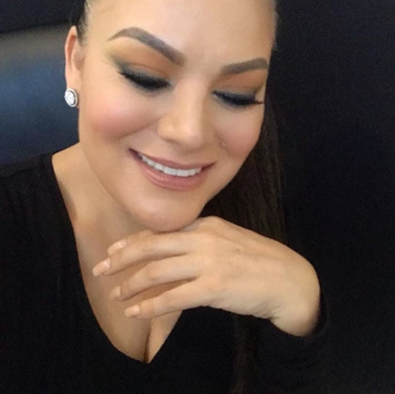 Aunque siempre trata de ser optimista, a veces sufre por depender de los demás: "Más que el ego, es la desesperación de no sentirme autosuficiente, independiente, de que tengo que andar pidiendo que me peguen las pestañas y que me ayuden".
<br>