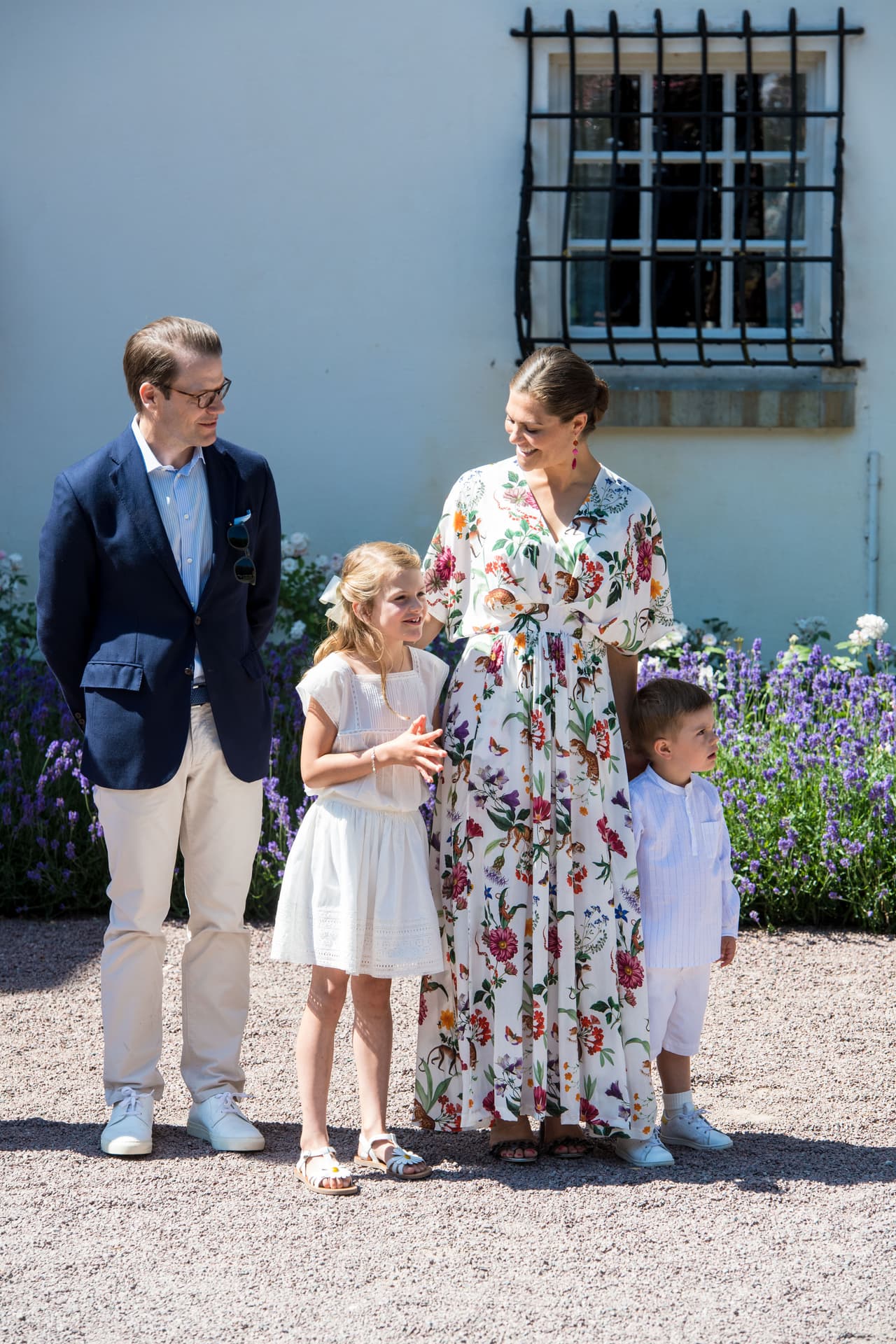 <b><u><a href="https://www.univision.com/temas/familia-real" target="_blank">La princesa sueca</a></u></b> Estelle se rompió la pierna en un accidente de esquí en los Alpes, lo que provocó que su madre, la princesa heredera Victoria, se perdiera el funeral de Ari Behn este viernes 3 de enero.
<br>