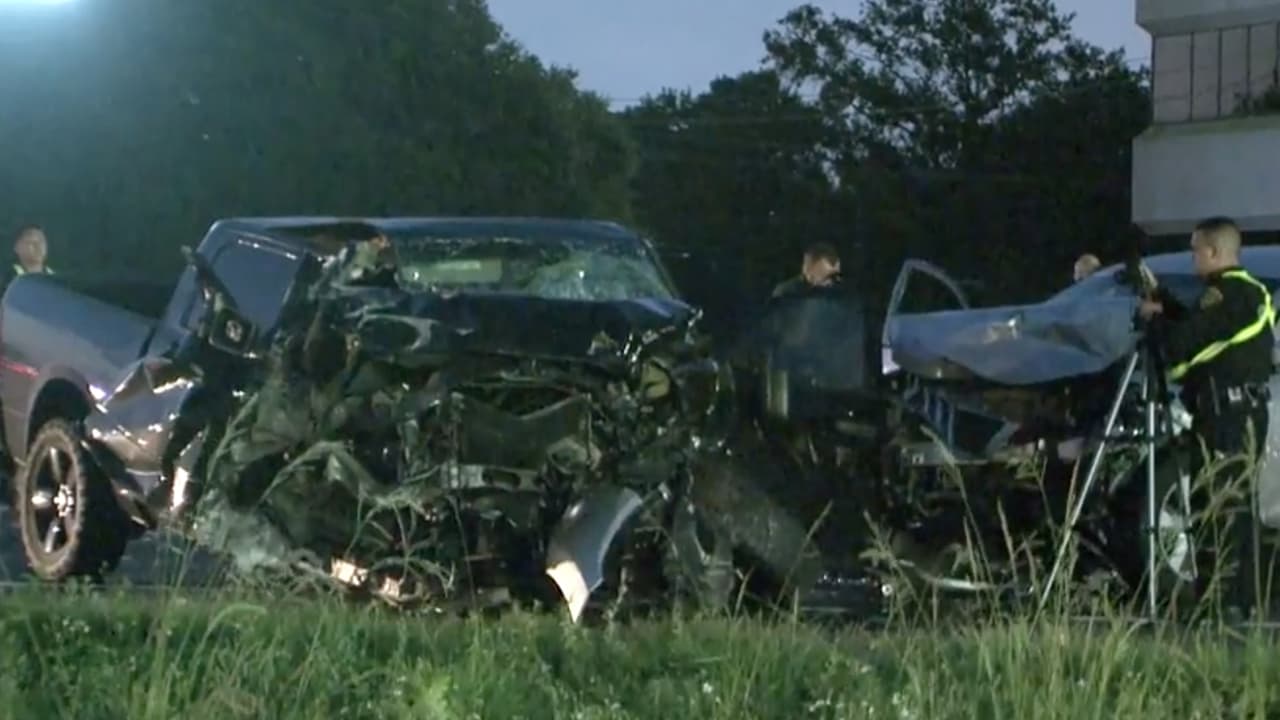 Muere conductor al estrellarse de frente con otro vehículo en la 59 al suroeste de Houston