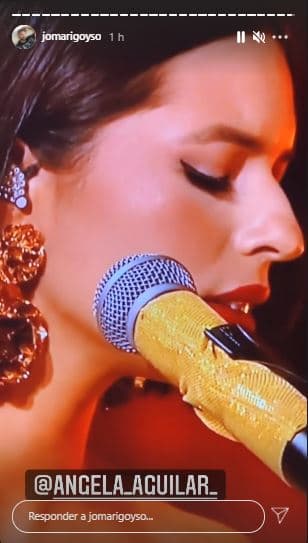 Interpretó el tema 'Ahí donde me ven'.