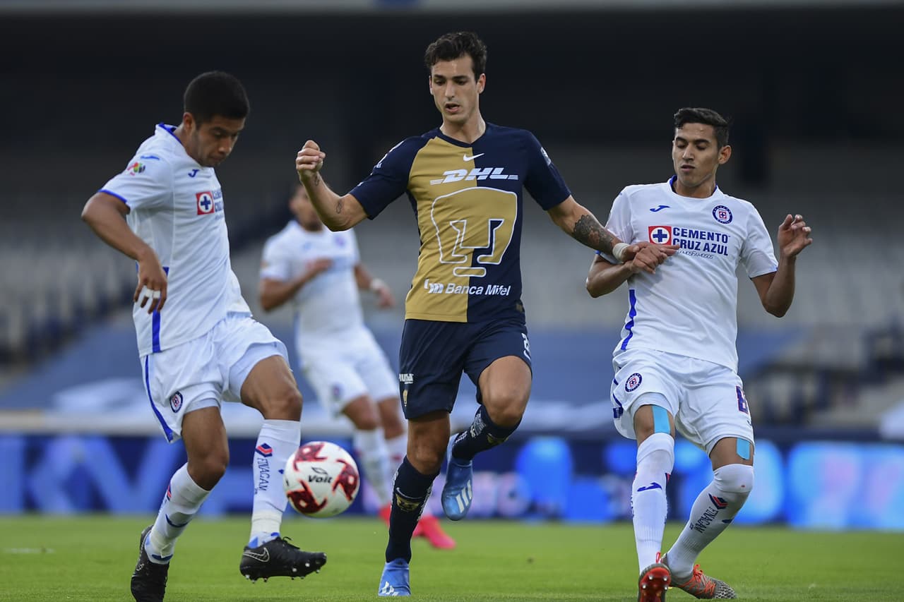 Cruz Azul seguía atacando. El segundo no tardaría en llegar.