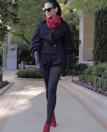 Es dueña de un porte súper elegante y sexy.