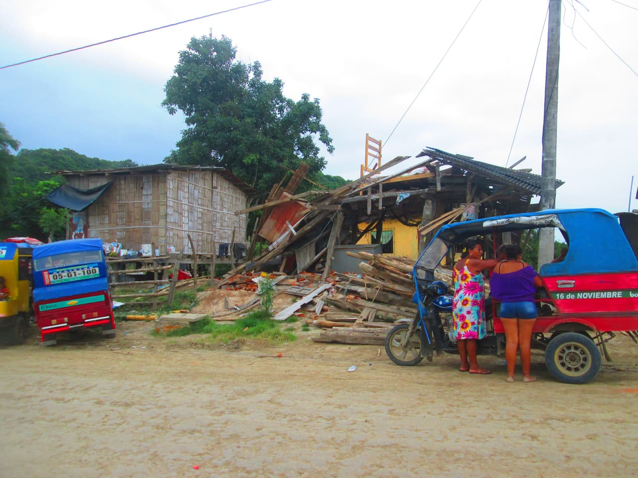 Ciudades más pobres en Ecuador continúan sufriendo a casi dos meses del terremoto 
