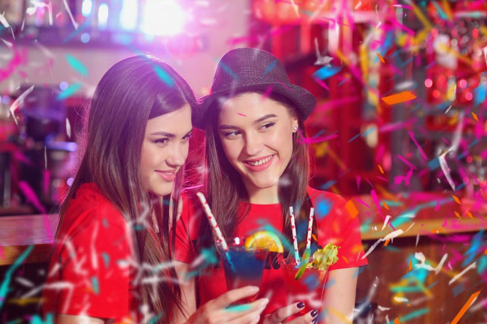 <b>Aries</b>
<br>No tienes mucha paciencia para la organización, aunque eres la primera que vive pensando en hacer reuniones grupales o celebraciones. A ti te conocen como la amiga líder que hace deportes competitivos con la gente y actividades creativas.
<br>