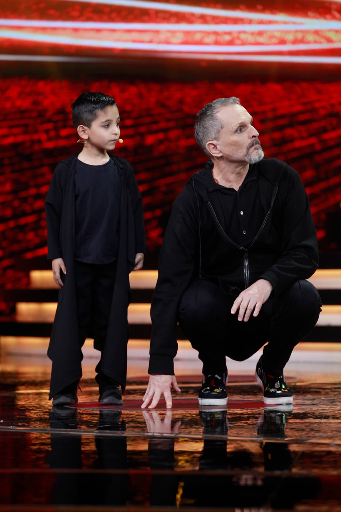 Y a mostrar que el parecido físico era demasiado.