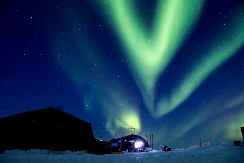 Poderosa tormenta geomagnética provoca auroras boreales que podrían ser visibles tan al sur como Pennsylvania