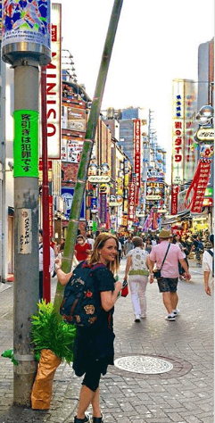 Andrea Legarreta dio inicio a sus vacaciones de verano por lo que viajó a tierras orientales.