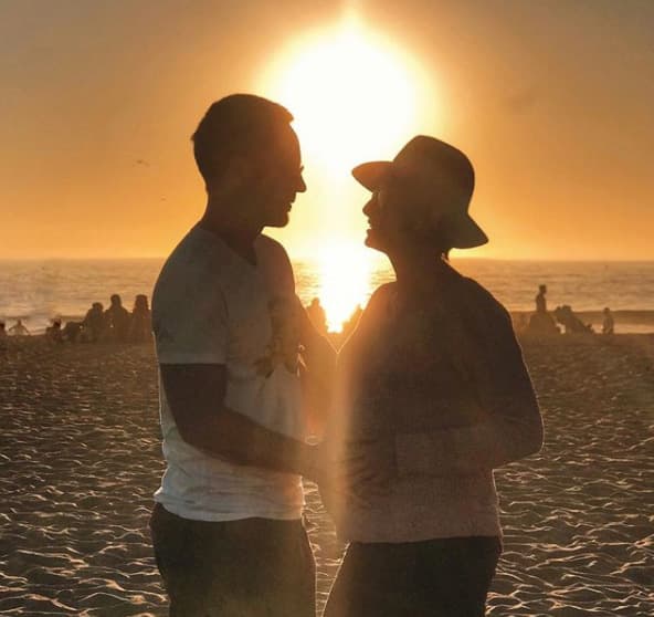 Y es que a días de dar a luz, Aislinn Derbez no cabe de felicidad por la próxima llegada de su bebé. 
<br>