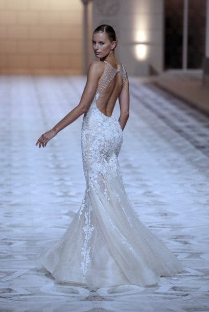 Los clásicos escotes en la parte de atrás que hacen ser a tu espalda el principal atractivo.