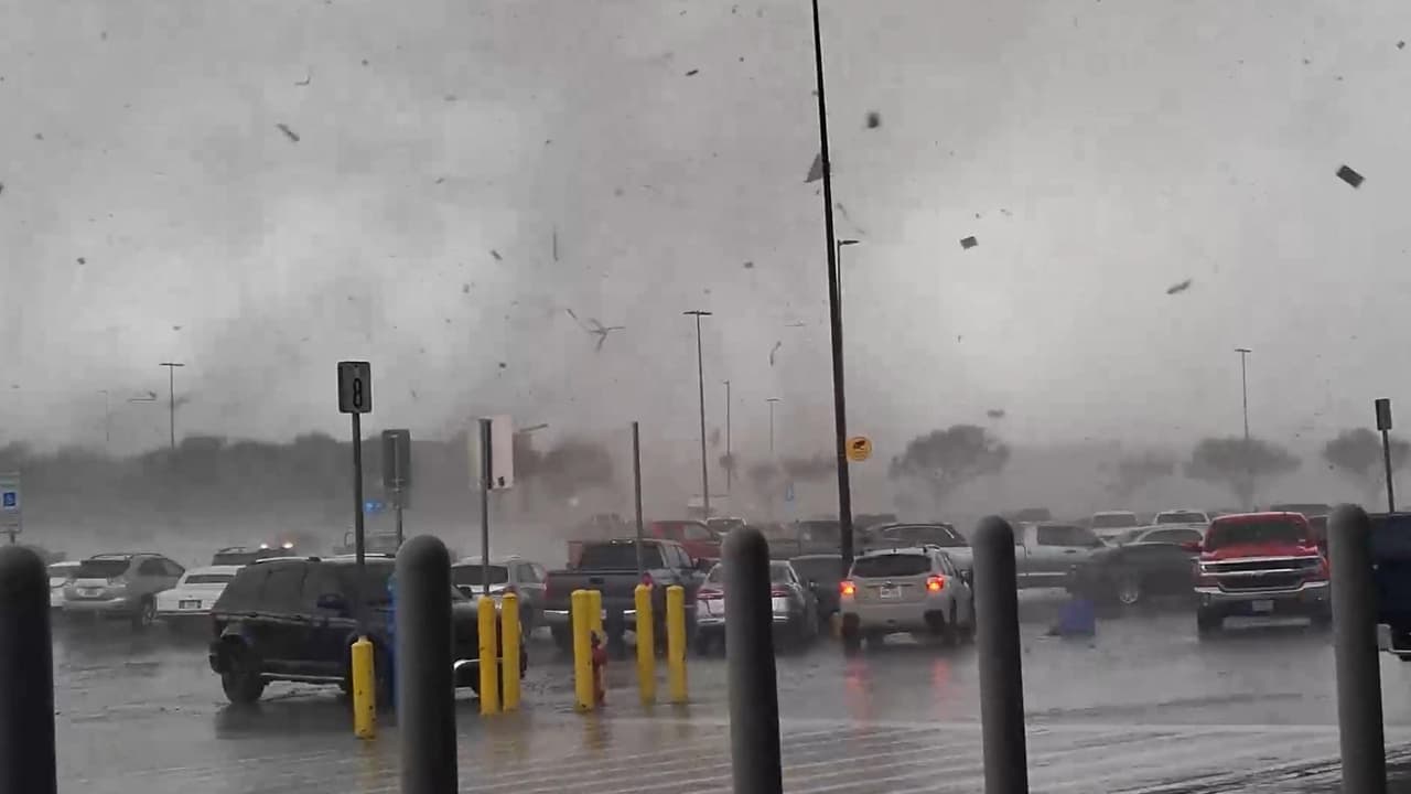 Pánico en Texas por tormentas y tornados que ahora se mueven a otros estados del sur