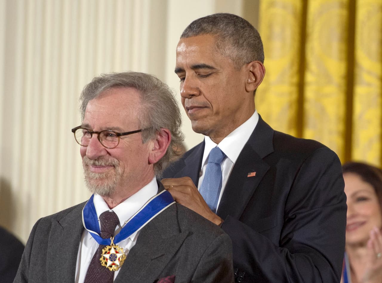 Entre otras celebridades que fueron reconocidas se encuentra el director de cine Steven Spielberg.