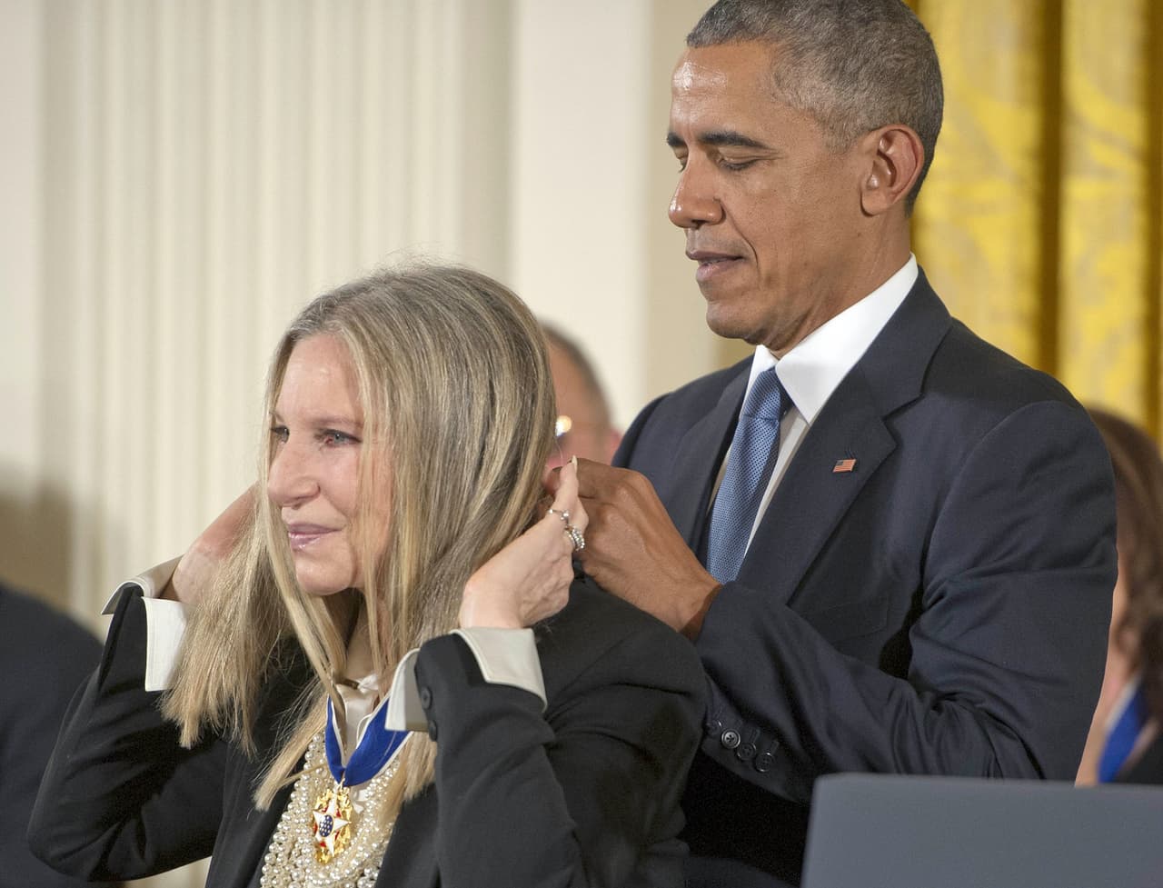 Barbra Streisand también se llevó una medalla.