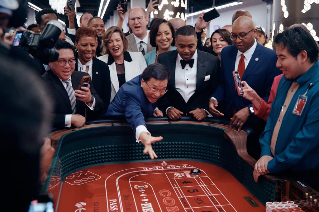 La imagen es para la historia. Según Robert DeSalvio, presidente de Genting Americas East, "con la primera apuesta del presidente Lim, celebramos un hito que requirió casi 15 años de arduo trabajo, sólidas alianzas y una fe inquebrantable en el potencial de este complejo para Nueva York".