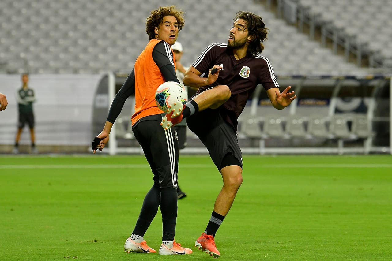 La Selección Mexicana de fútbol cerró así su preparación de cara a su importante duelo por la Semifinal de la Copa Oro 2019 cuando este martes en Phoenix se vea las caras ante la revelación del torneo, la Selección de Haití. Los integrantes del Tricolor y su entrenador, el argentino Gerardo 'Tata' Martino, sostuvieron un encuentro con la prensa luego de la práctica con el que bajaron el telón de los preparativos para su duelo que da un boleto a la Final del certamen.