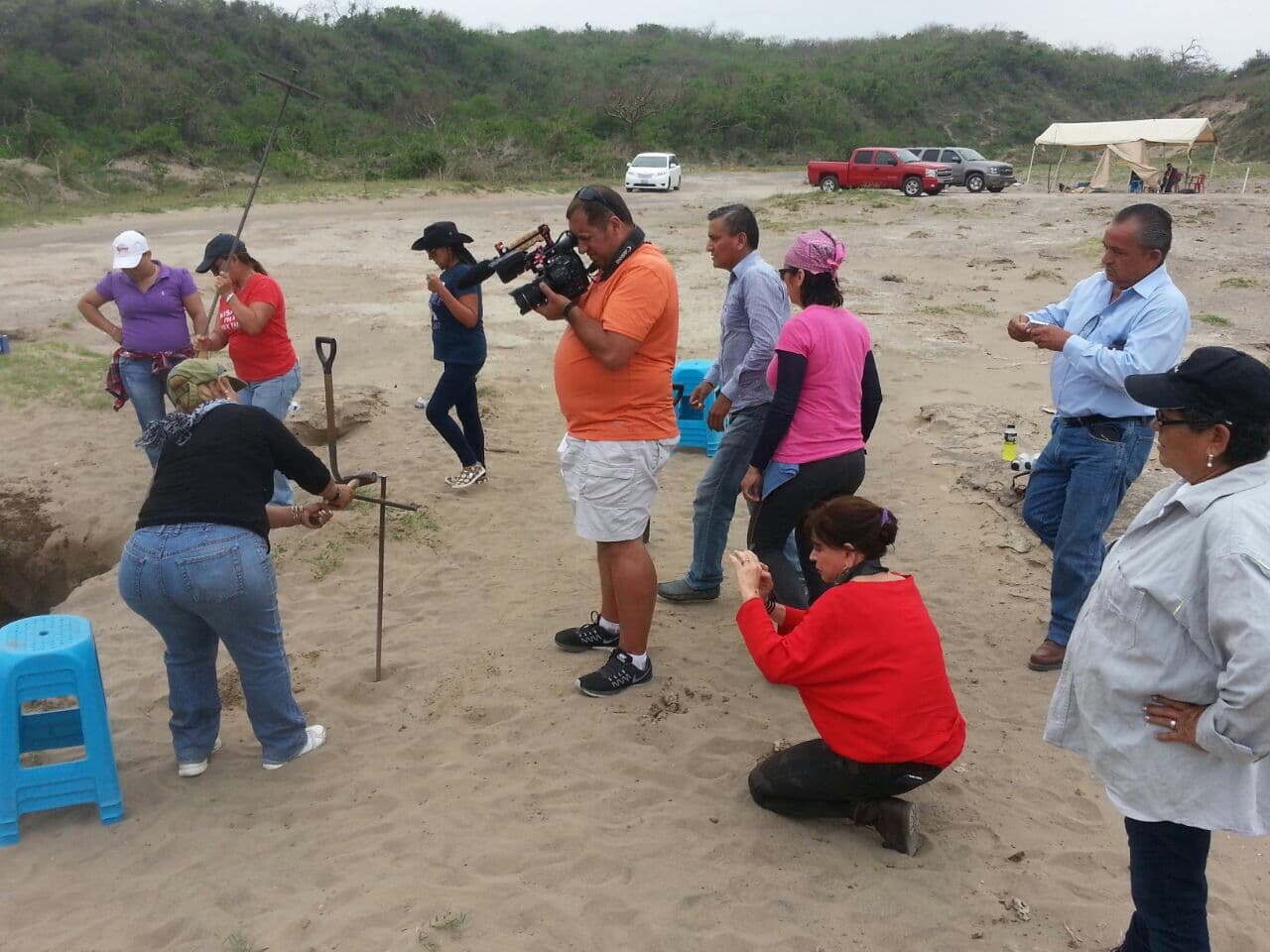 Los restos encontrados en las fosas de Veracruz son tantos que falta el espacio para ser procesados. Las morgues regionales ya no tienen capacidad. Veracruz es el tercer estado mexicano con mayor número de homicidios: 1,258 casos registrados en 2016, según Secretariado Ejecutivo Nacional.