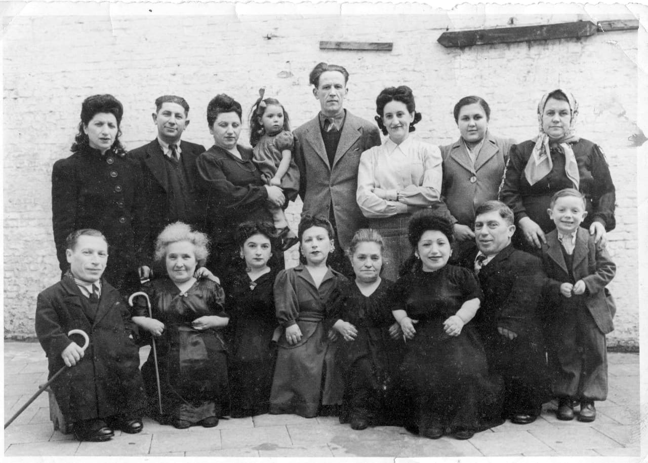 Todos los nuevos integrantes que se unían a la familia se unían a la Tropa Liliput y ayudaban con diferentes asuntos del show y la gira.