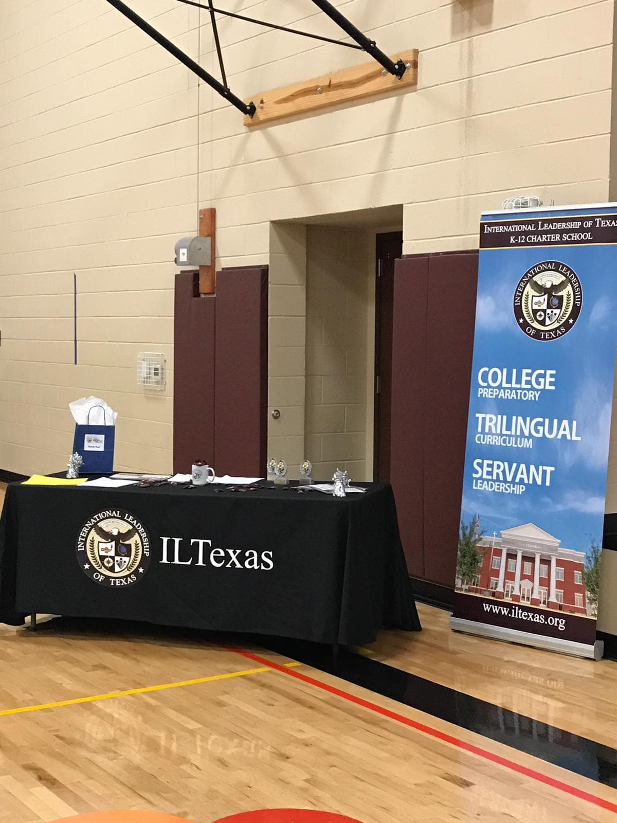 Algunas de las palabras que participantes tuverion que deletrear fueron: 
<br>Insurgente
<br>Juguetería
<br>Majestuoso
<br>