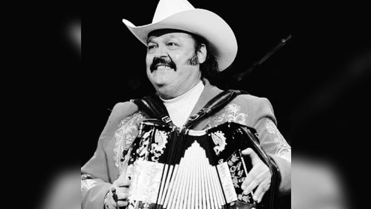 El caso de Ramón Ayala es uno de los más sonados entre los cantantes que se han presentado en 'narcofiestas'.