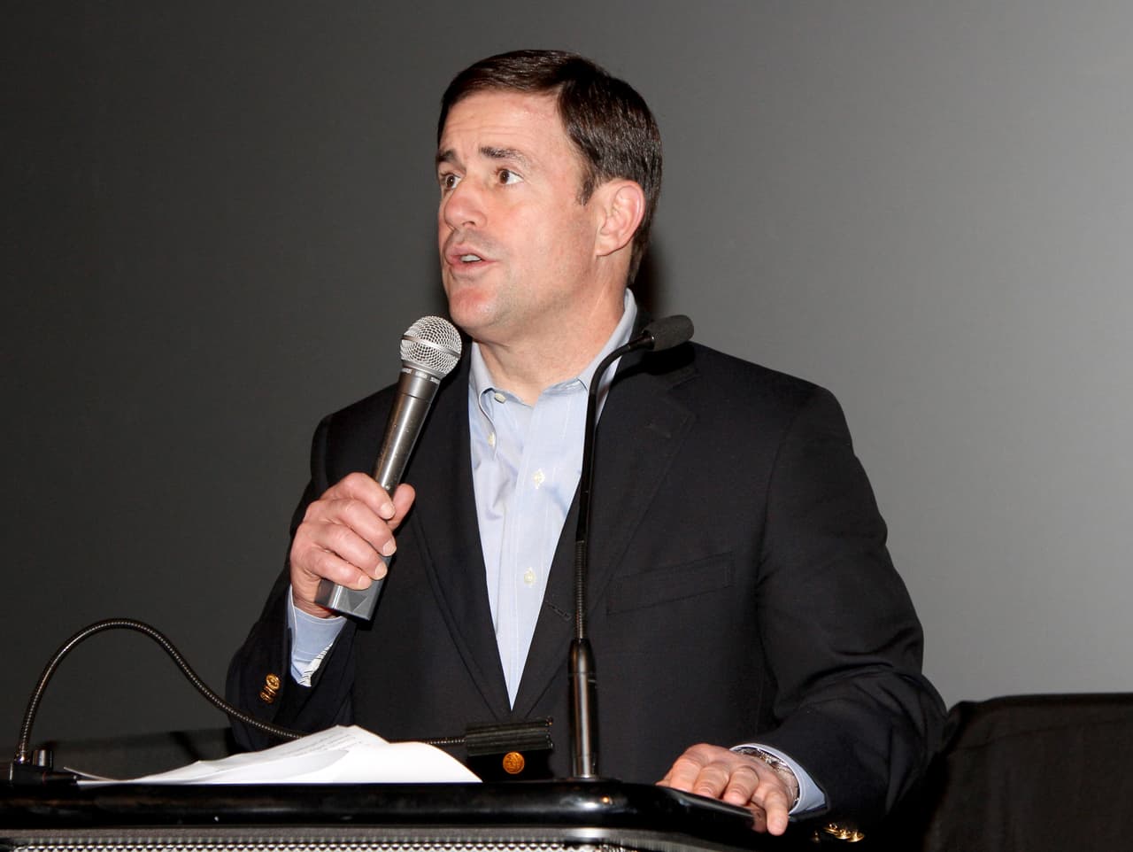 Gobernador de Arizona solicita investigación sobre incidentes en cárcel