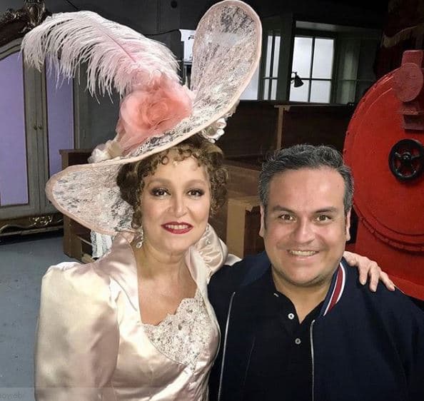 "[...] Detenerse a saber que somos una minúscula parte de un inmenso universo que nos cobija, nos jala, nos empuja, y a veces nos suelta y nos deja volar solitos, pero que nunca nos va a soltar cuando estamos en un momento de confusión [...]", puntualizó la actriz.