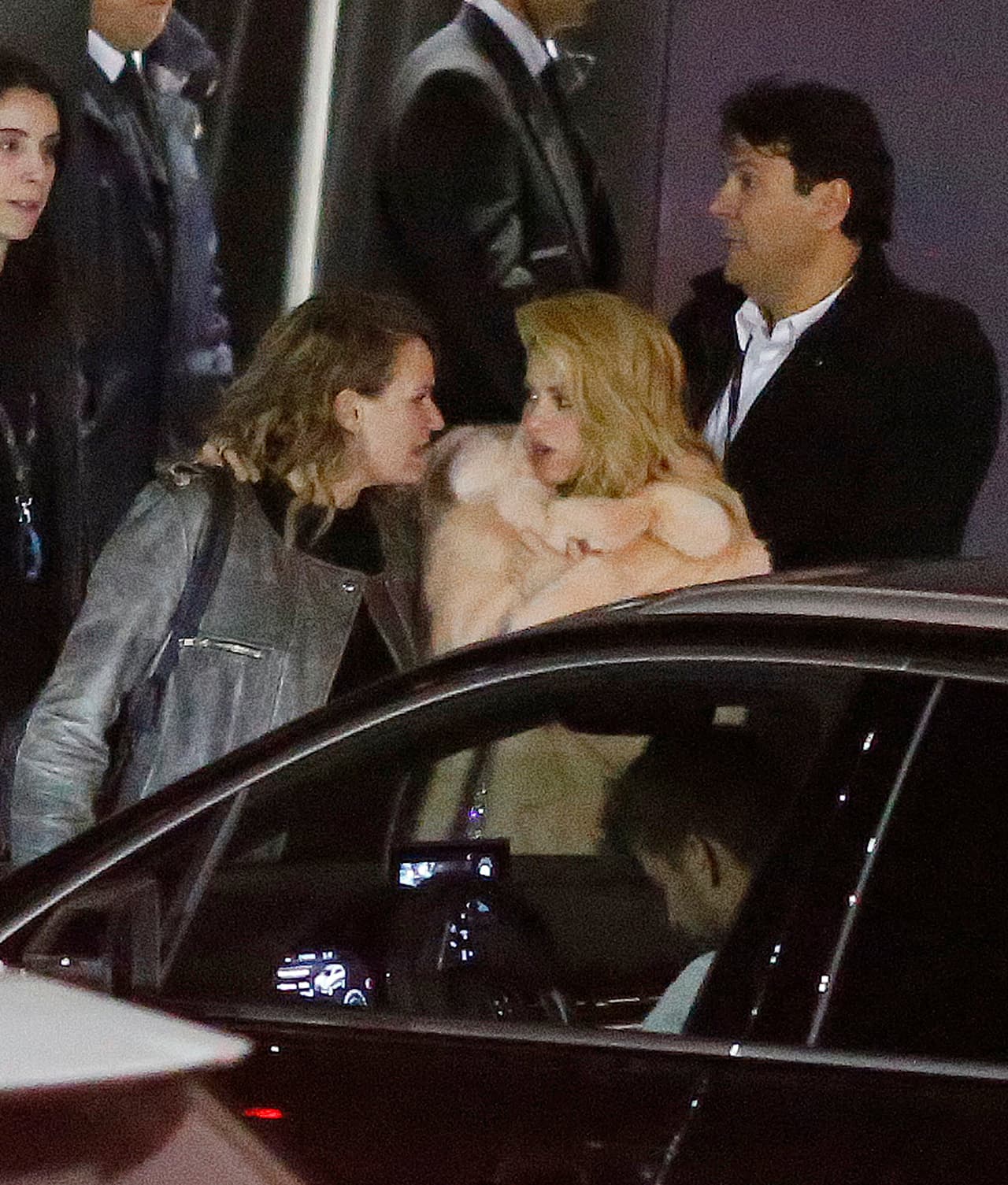 Sus canciones 'La bicicleta' y 'Chantaje' fueron reconocidas.