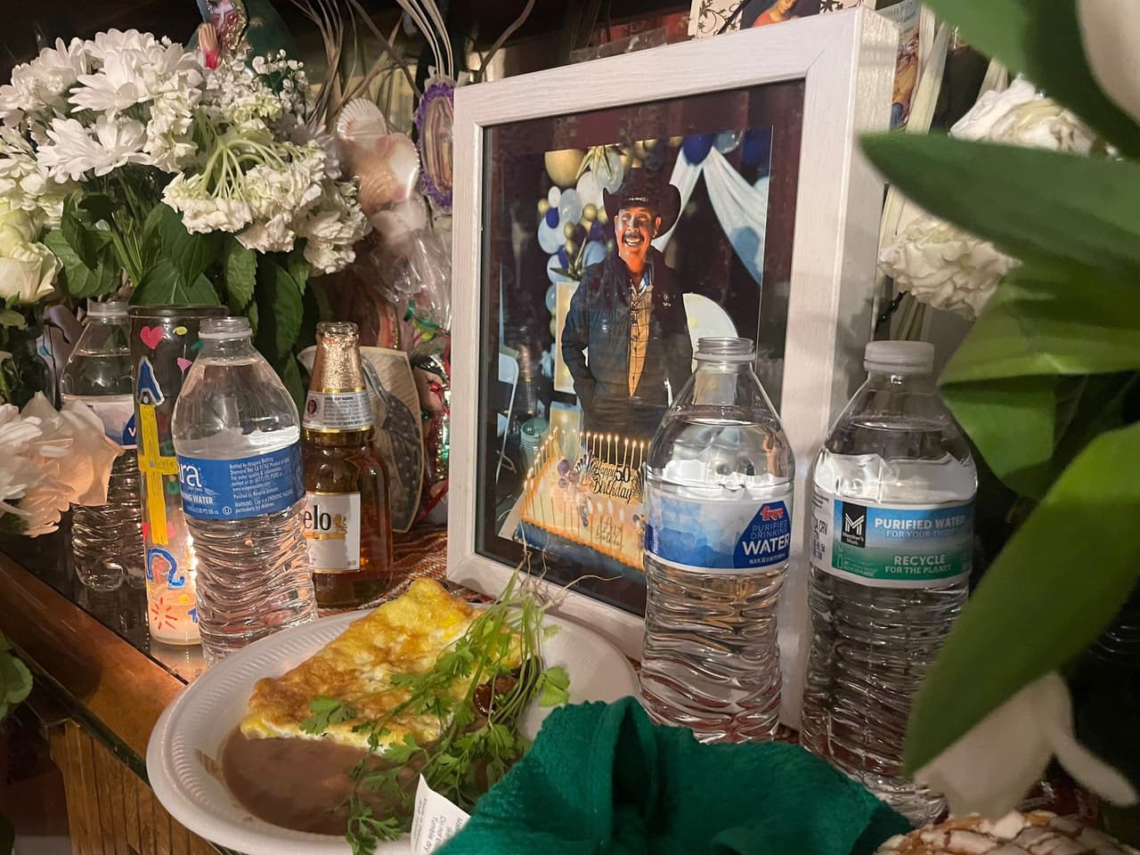 Cerca del lugar donde murió Vega se encontró su camioneta. Dentro tenía las herramientas que utilizaba para trabajar;
<b>no estaba armado</b>.