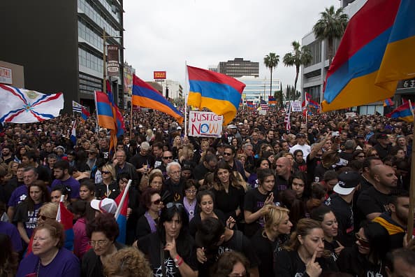 Movilización en Los Ángeles conmemora muerte de 1.5 millones de armenios
