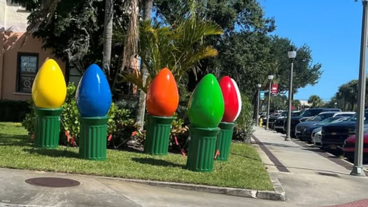 Melbourne investiga la desaparición de dos enormes bombillas de la decoración navideña