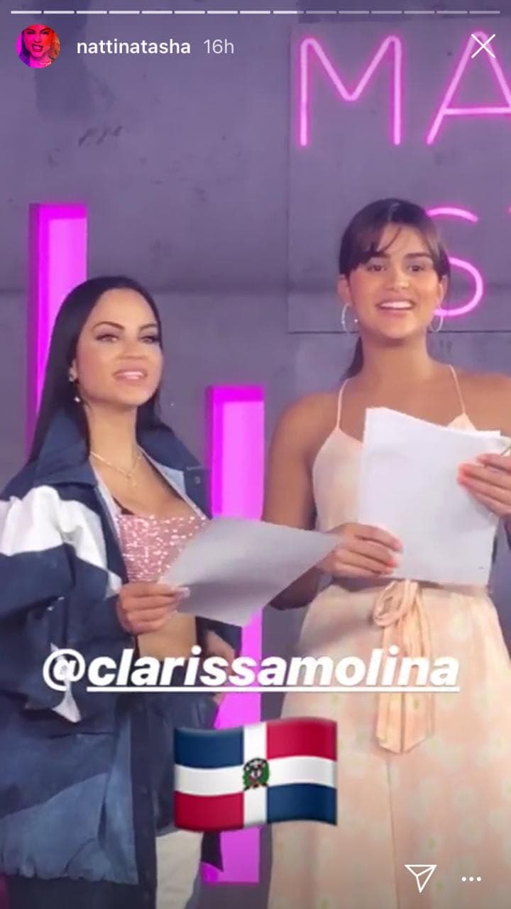 Natti usó su cuenta de Instagram para documentar el encuentro. Además de fotos, publicó videos en los que se puede ver que la producción les pidió que dejaran de charlar para poder correr el ensayo.