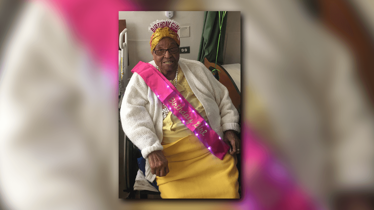 Christine Hood, una mujer nacida en Washington, Georgia, sus 101 años de vida, y a pesar de las restricciones por el coronavirus, no dudó un segundo en mostrar en las redes sociales su celebración.