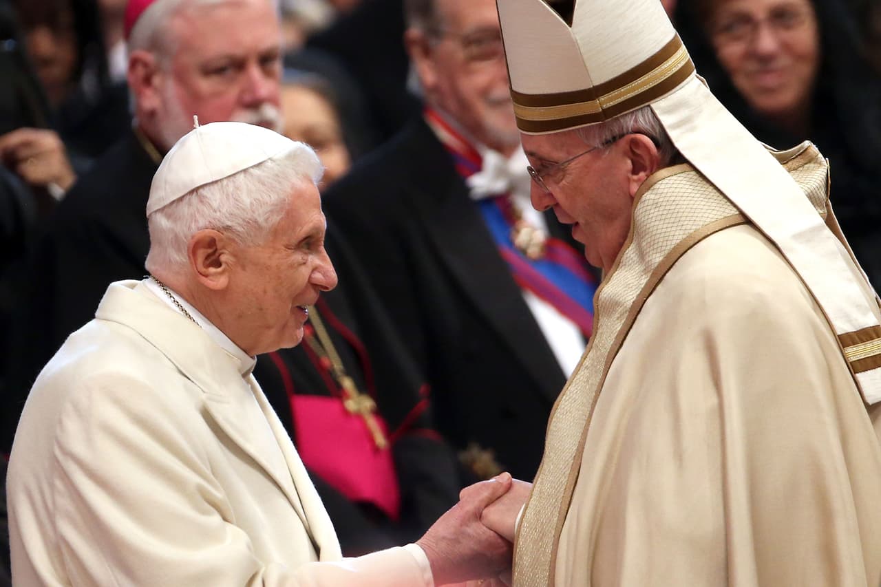 Benedicto XVI y Francisco, dos papas en un pulso que redefinirá a la Iglesia católica