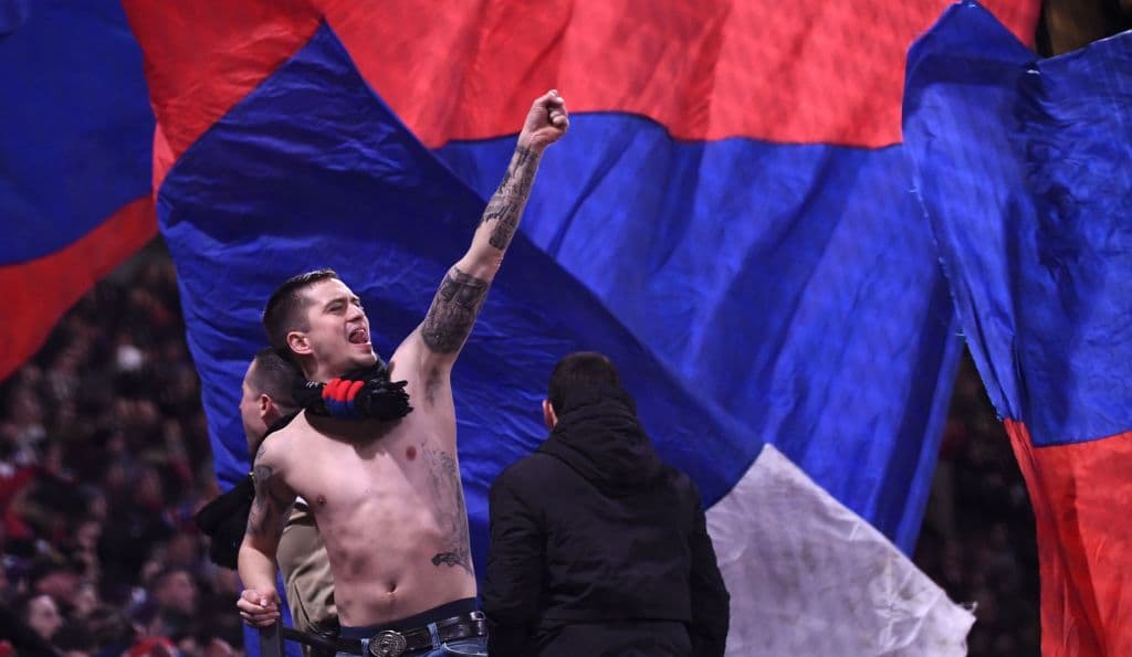 ¡Las gradas del Lyon se vuelven locas!