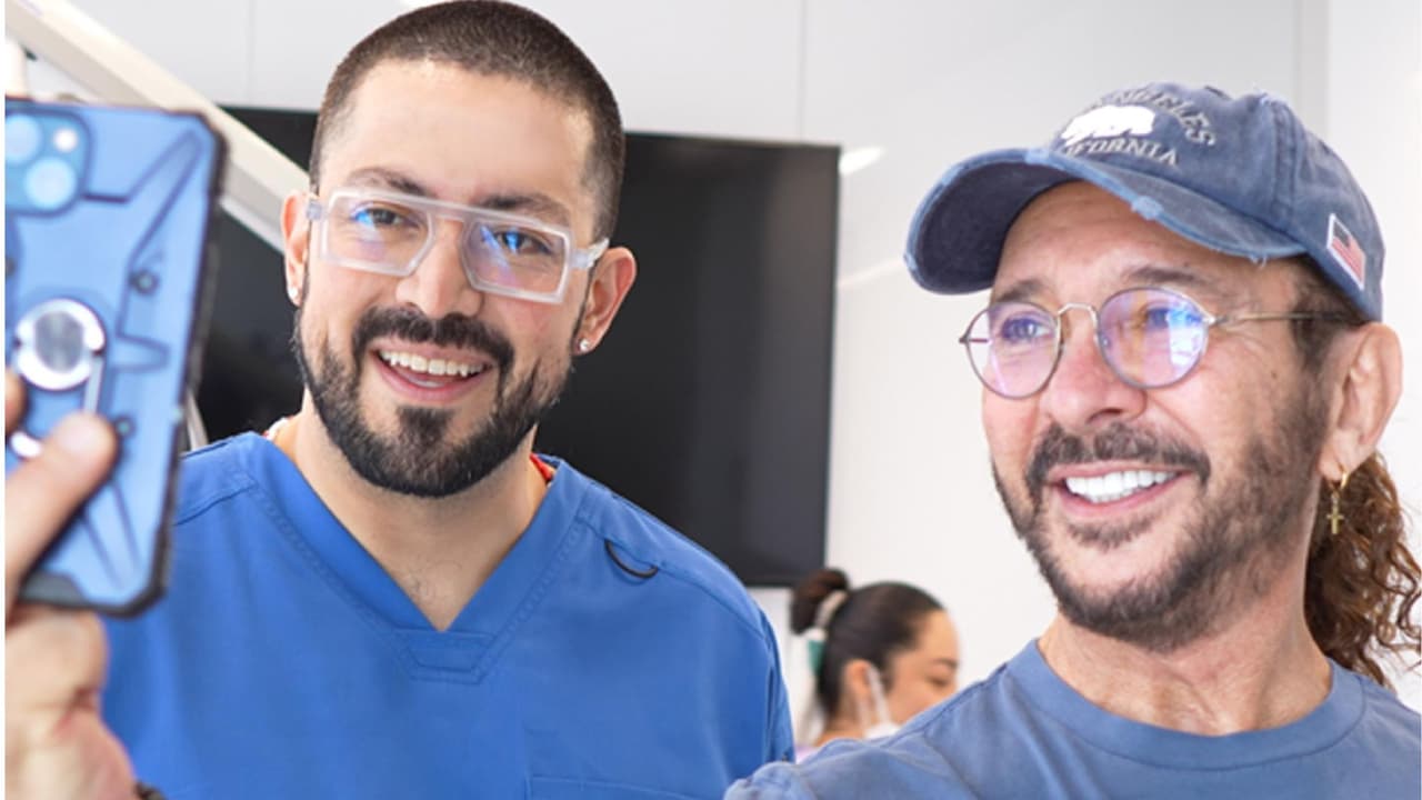 El Dr. Arturo Arciniega colabora con empresas de tecnología para integrar herramientas avanzadas en práctica odontológica.