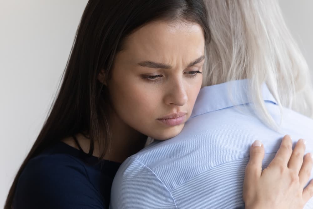 Si eres médico o enfermera y has visto mucho dolor en el hospital es allí donde tienes que ayudar, apoyar, hacer felices a tus pacientes, pero al estar en casa no lleves esas tristezas al hogar porque nada puedes resolver, y desconecta.