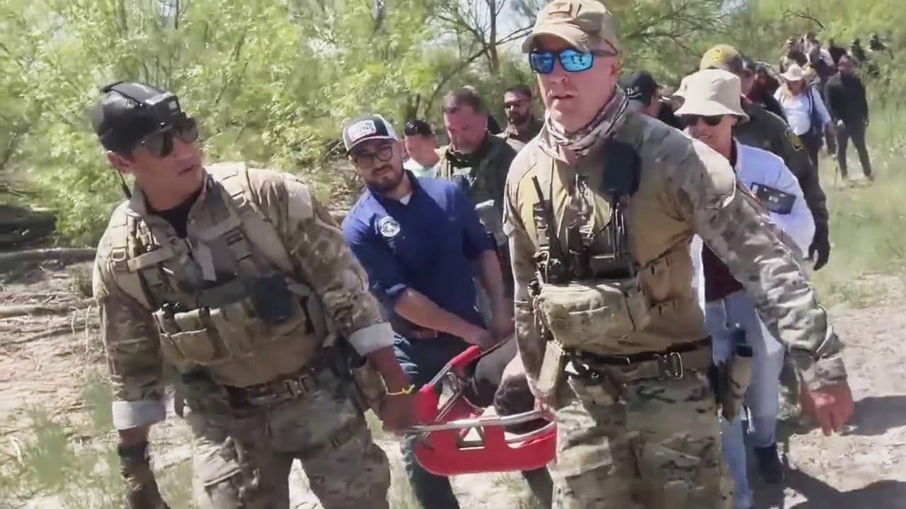 Autoridades hacen un simulacro de cómo ayudar a inmigrantes en peligro en la frontera de Texas