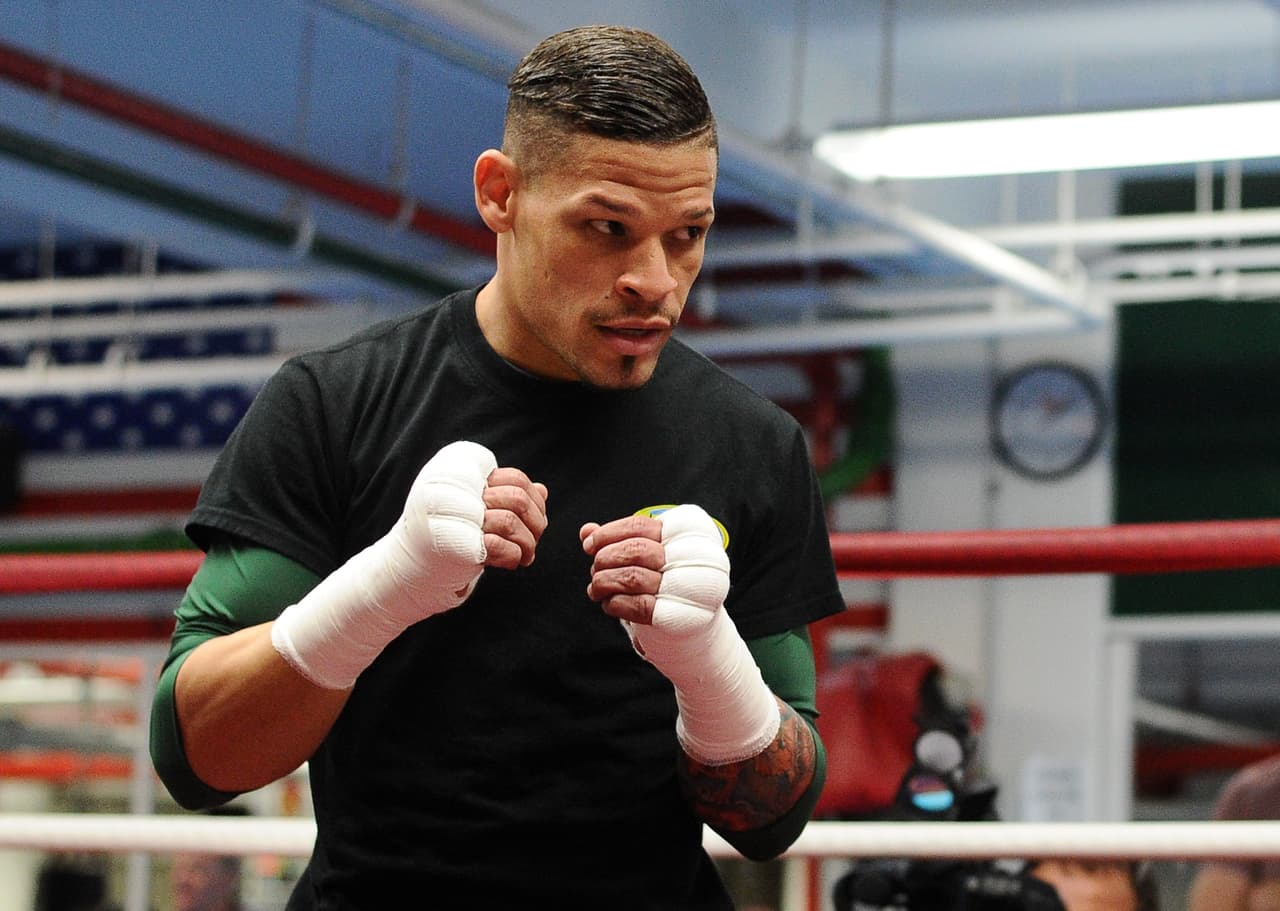 Boxeador gay Orlando Cruz reta a Manny Pacquiao