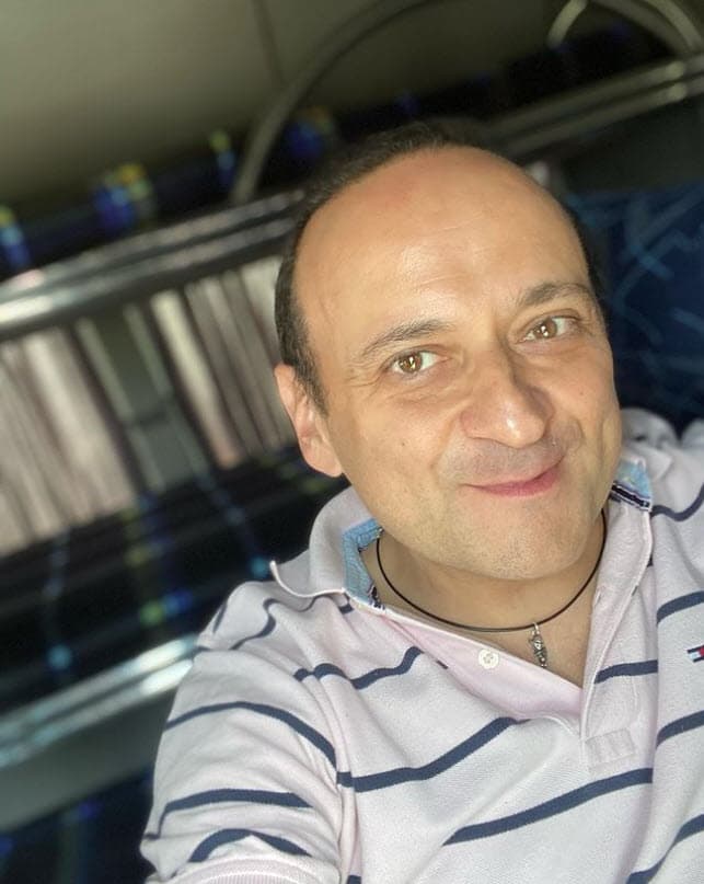 El comediante lo conoció en un bar de la Ciudad de México y, según ha relatado el histrión, tuvieron química desde el primer momento.
<br>