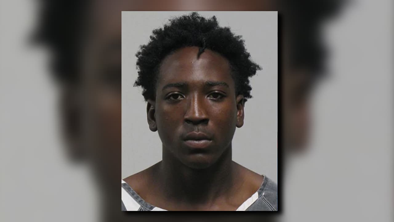 Semaj Antonio Moss, de 18 años, fue arrestado y acusado de homicidio con malicia, homicidio grave y agresión agravada por la muerte de la niña Alazia Johnson, de 9 años.
