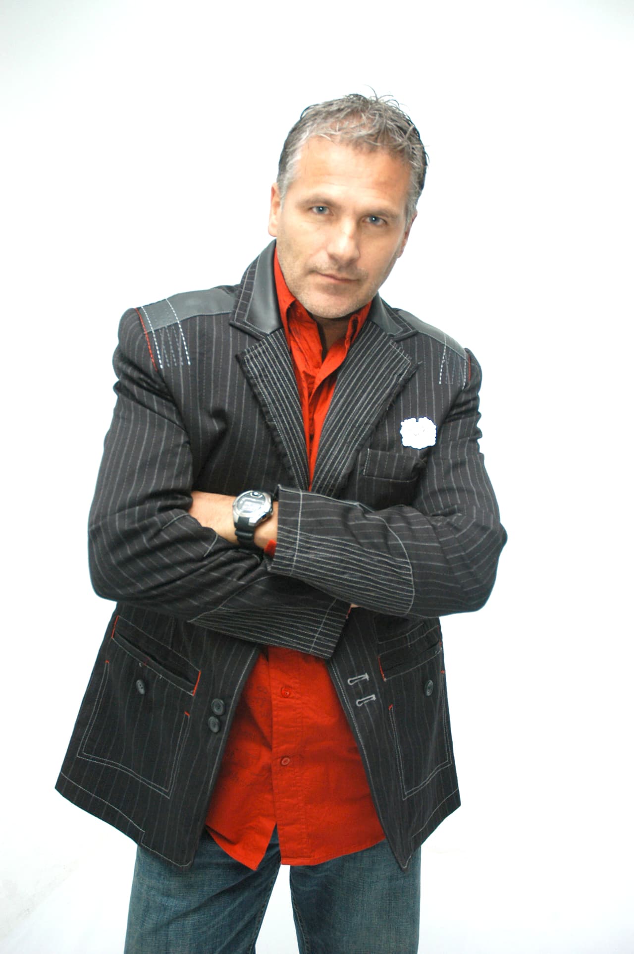 <b><a href="https://www.univision.com/programas/novelas/hector-soberon-cumplio-su-advertencia-inicio-un-proceso-legal-en-contra-de-quienes-lo-han-calumniado-fotos">Soberón</a></b>, por su parte, 
<b><a href="https://www.univision.com/entretenimiento/a-14-anos-de-que-michelle-vieth-fuera-victima-de-una-porno-venganza-aun-hay-detalles-que-no-ha-revelado" target="_blank">ha negado en múltiples ocasiones que haya sido él quien filtró las imágenes</a>. </b>