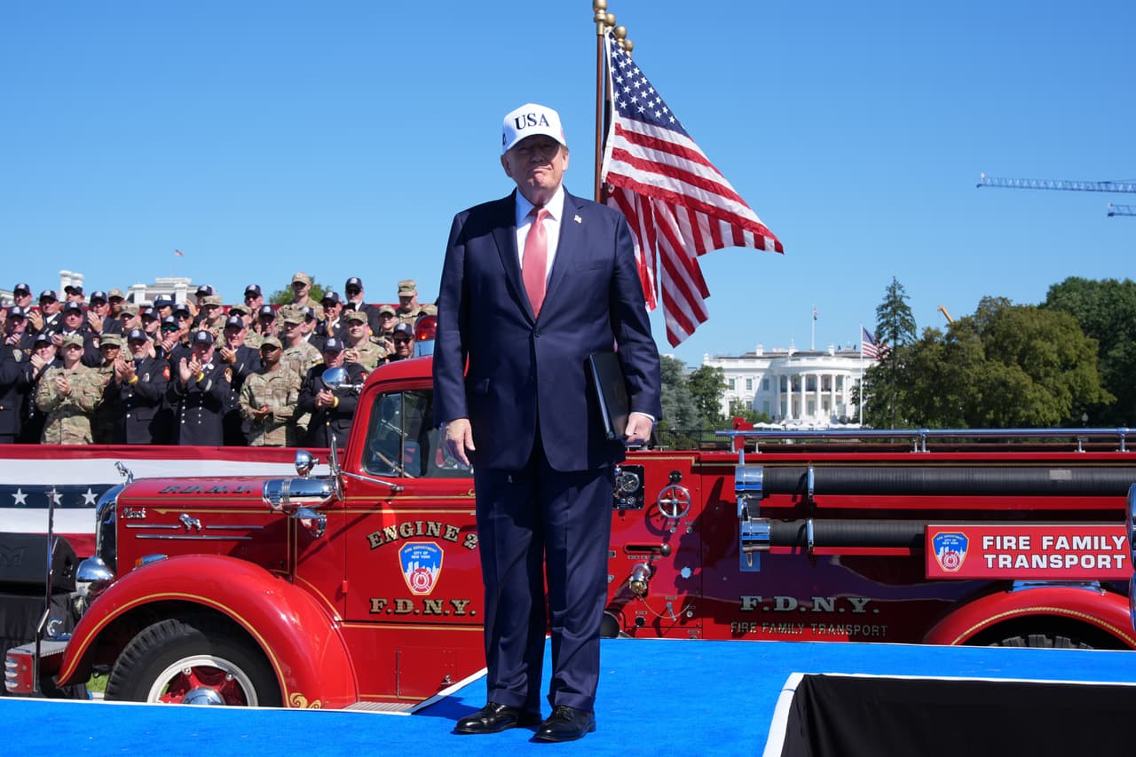 Donald Trump recuerda a las víctimas del 11-S y rinde homenaje a los rescatistas a 25 años de los atentados