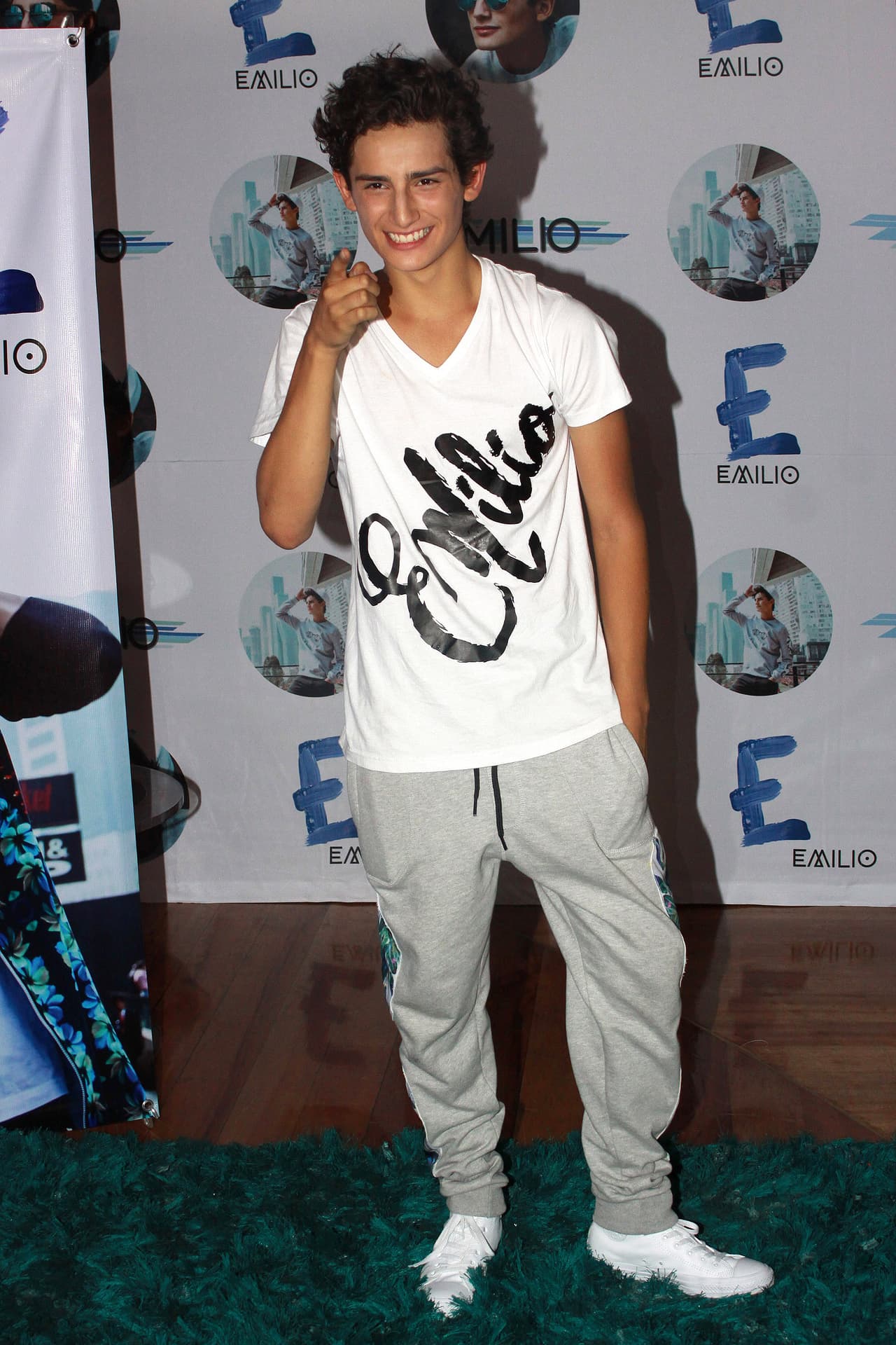 En 2018 Emilio Osorio realizó su debut musical con un showcase en el Lunario del Auditorio Nacional. Al año siguiente lanzó al mercado su primer álbum 'Emilio'.