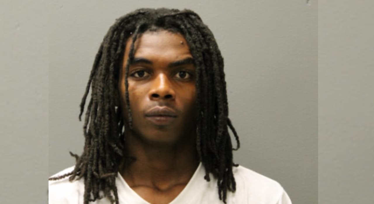 Sentencian a Cortez Price por tráfico de armas en Chicago; policía encubierto fue su víctima