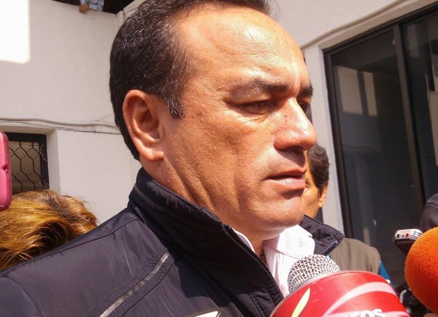 El macabro hallazgo ocurrió en la carretera que conduce al aeropuerto del estado de Morelos, en México. En la escena apareció un cuerpo desmembrado con un mensaje que ha causado polémica ...