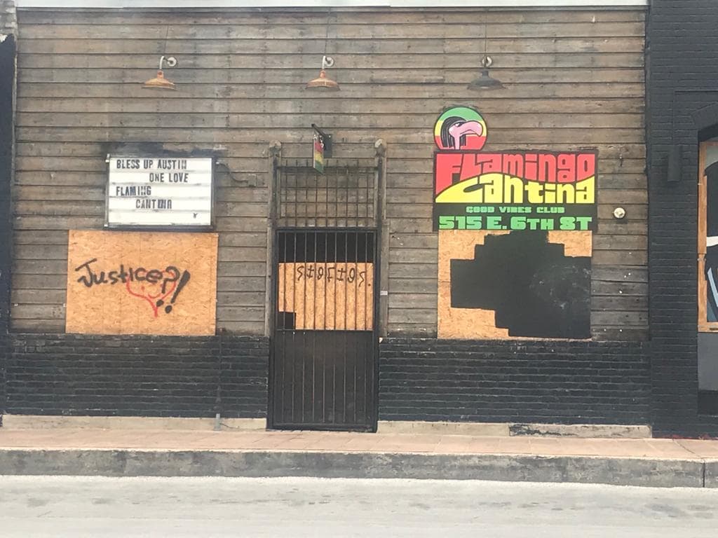 El jefe de policía Brian Manley advirtió en Twitter que las autoridades tomarían medidas enérgicas contra el comportamiento ilegal.