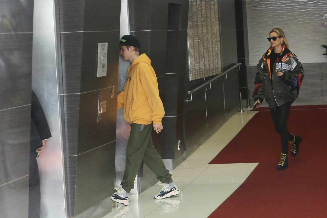 El matrimonio ha sido visto en las pasadas semanas 
<b><a href="https://www.univision.com/entretenimiento/no-hay-marcha-atras-justin-bieber-y-hailey-baldwin-buscan-casa-y-ella-habla-de-hijos-fotos">buscando una casa para comprar o alquilar en California</a></b>.