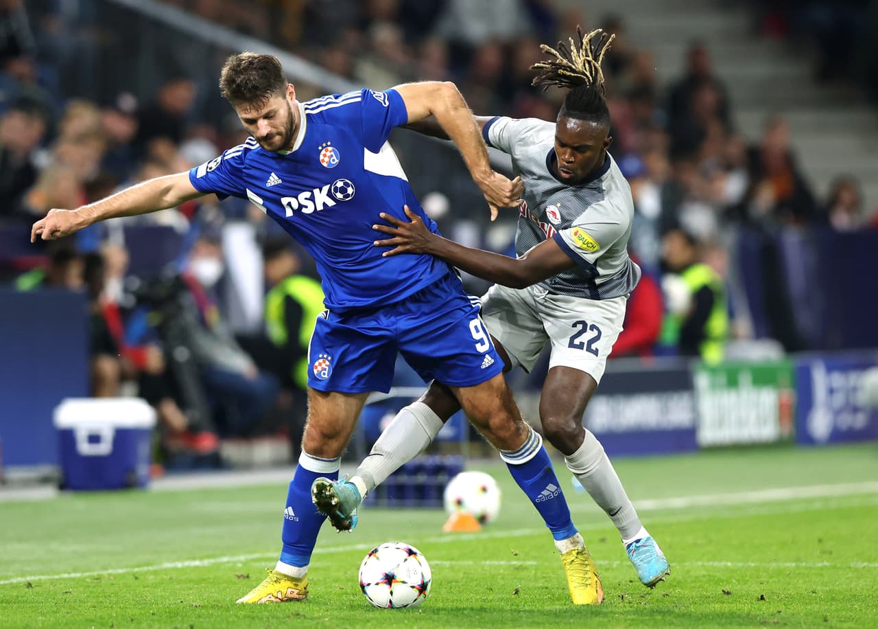 Leipzig goleó 3-1 como local al equipo de Celtic de Escocia con goles de Nkunku y André Silva, mientras que Salzburg consiguió su primer triunfo ante Dinamo Zagreb por 1-0 con gol de Okafor en Champions League.