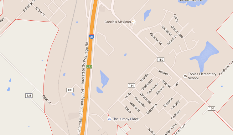 Cierran carriles de la I-35 por choque vehicular